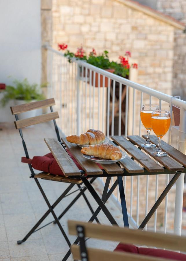 Apartment Nona - Center, 150 Meters From The Beach Supetar Exterior photo